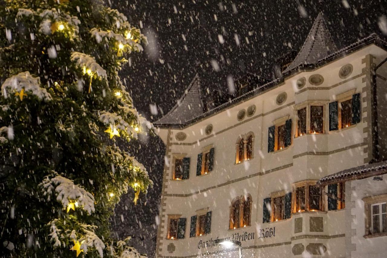 Weisses Roessl Hotel Caldaro Bagian luar foto