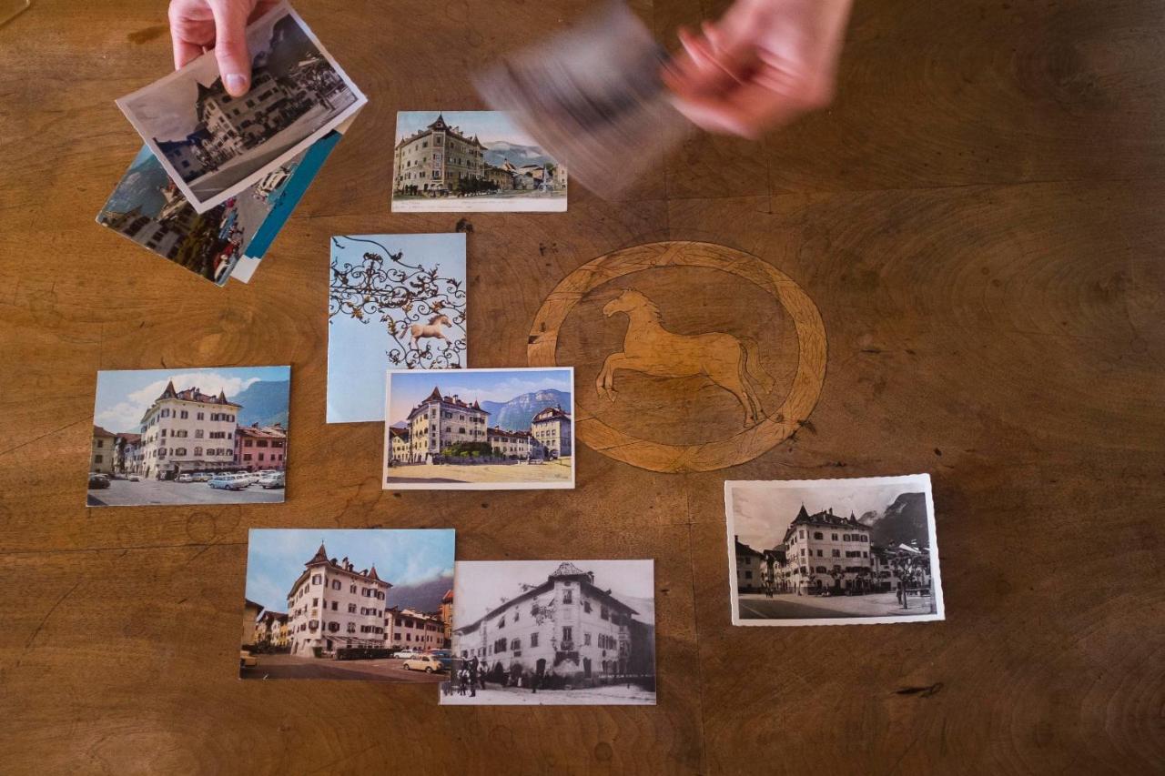 Weisses Roessl Hotel Caldaro Bagian luar foto