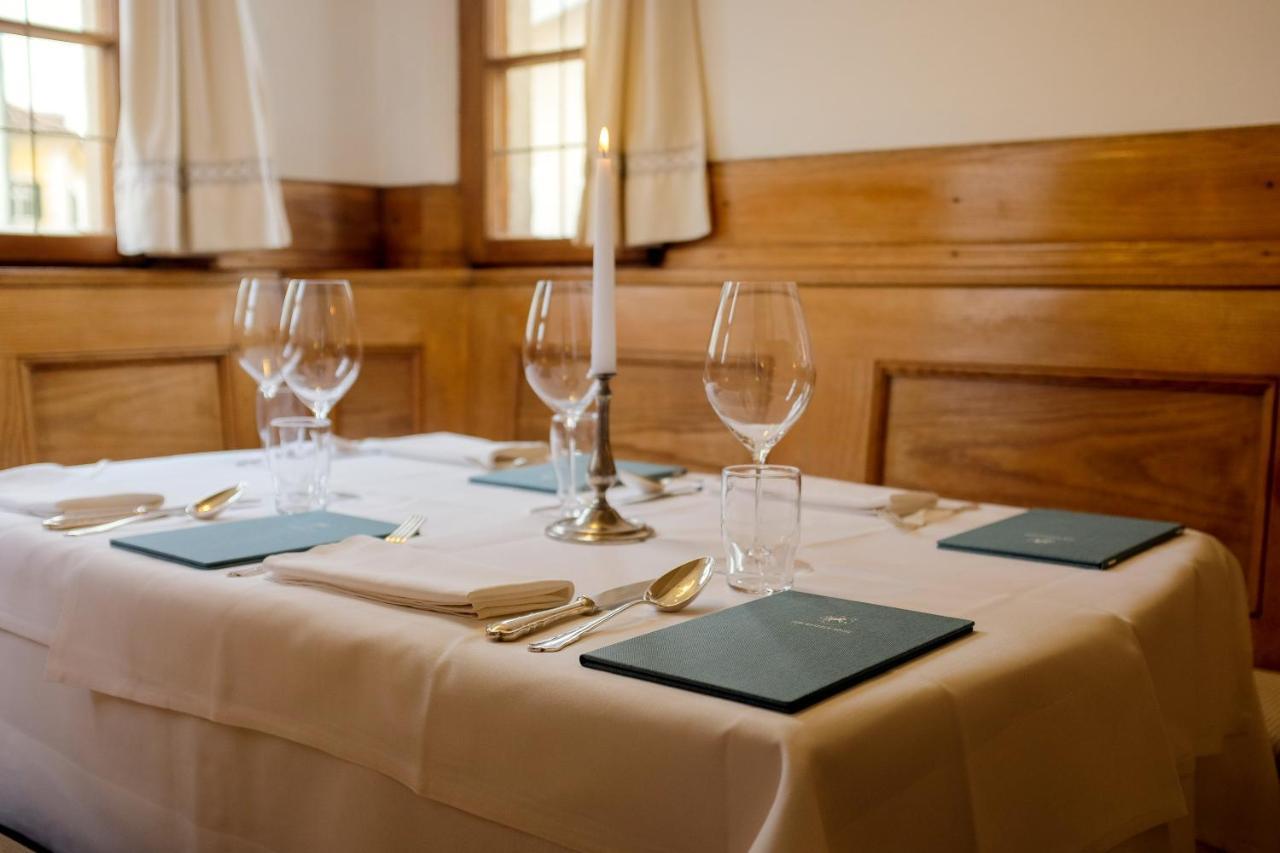 Weisses Roessl Hotel Caldaro Bagian luar foto