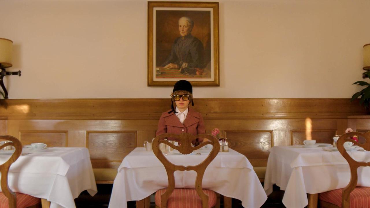 Weisses Roessl Hotel Caldaro Bagian luar foto